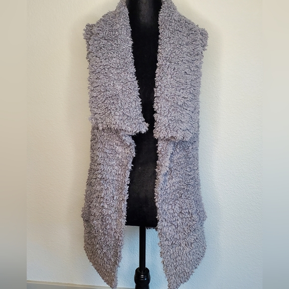 Coffee Shop Sherpa Vest - Picture 4 of 15